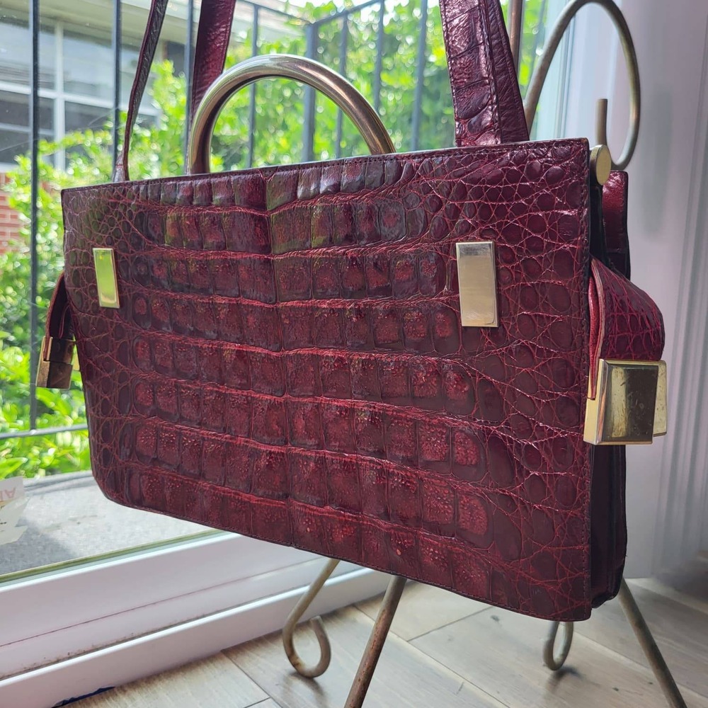 Vintage Cesare Piccini Crocodile Leather Handbag Medium Red Brass Handle Italy